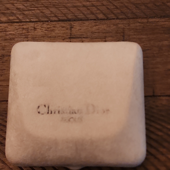 Dior Clip Earrings - Picture 3 of 8